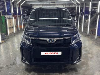 2019 Toyota Voxy III (R80) Рестайлинг, синий, 2289000 рублей, вид 3