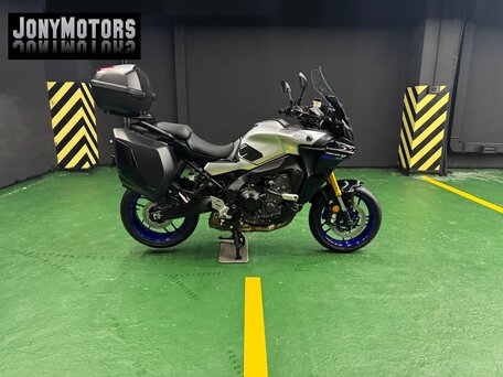 2021 Yamaha MT-09 Tracer (FJ-09), серебристый, 1525000 рублей, вид 1
