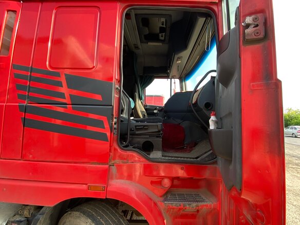 1999 DAF 95XF, красный, 850000 рублей - вид 2