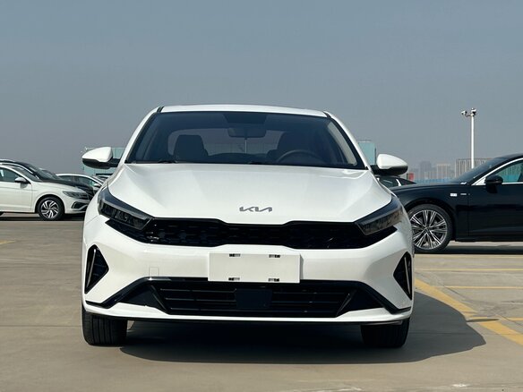 2022 Kia K3 II (China Market) Рестайлинг, белый, 2033000 рублей - вид 7