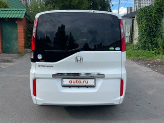 2018 Honda Stepwgn V Рестайлинг, белый, 2440000 рублей, вид 3