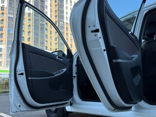 2014 Hyundai Solaris I, белый, 865000 рублей, вид 5