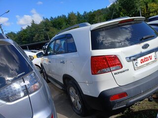 2010 Kia Sorento II, белый, 780000 рублей, вид 4