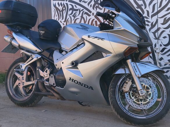 2005 Honda VFR 800, серебристый, 520000 рублей - вид 12