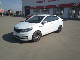 2015 Kia Rio III Рестайлинг, белый, 799999 рублей, вид 1