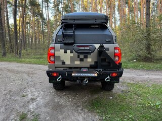 2023 Toyota Hilux VIII Рестайлинг 2, чёрный, 12000000 рублей, вид 2