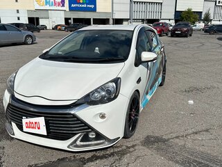 2014 Toyota Aqua I Рестайлинг, белый, 1700000 рублей, вид 3