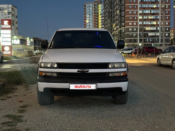 2001 Chevrolet Silverado, белый, 1699900 рублей - вид 2