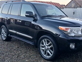 2012 Toyota Land Cruiser 200 Series Рестайлинг 1, чёрный, 3500000 рублей, вид 1