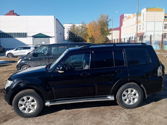 2012 Mitsubishi Pajero IV Рестайлинг 1, чёрный, 2100000 рублей - вид 5