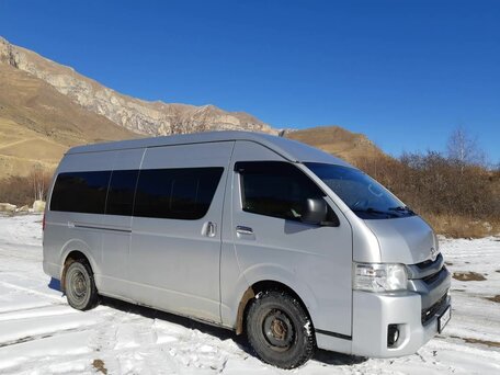 2014 Toyota HiAce, серебристый, 2600000 рублей, вид 1