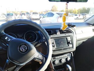 2019 Volkswagen Tiguan II, серебристый, 2000000 рублей, вид 5