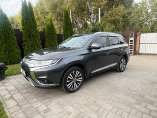 2019 Mitsubishi Outlander III Рестайлинг 3, серый, 2550000 рублей, вид 2