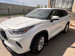 2023 Toyota Highlander IV (XU70), белый, 4800000 рублей, вид 4