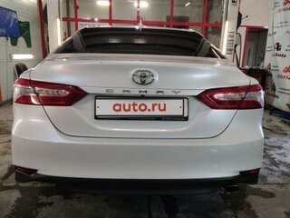 2021 Toyota Camry VIII (XV70) Рестайлинг, белый, 3400000 рублей, вид 3