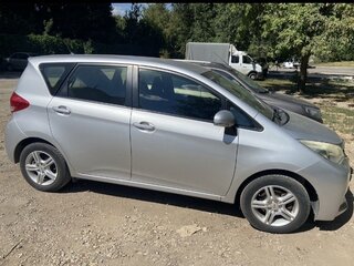 2011 Subaru Trezia, серебристый, 1400000 рублей, вид 2