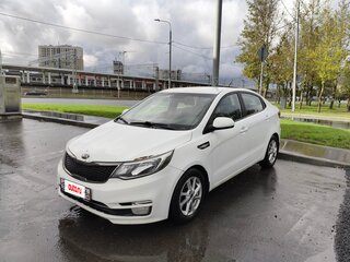 2015 Kia Rio III Рестайлинг, белый, 770000 рублей, вид 2