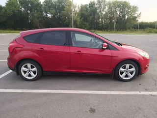 2011 Ford Focus III, красный, 690000 рублей, вид 4