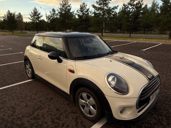 2018 Mini Hatch Cooper III (F55/F56), белый