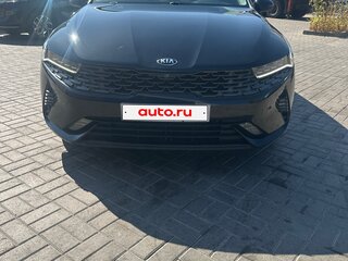 2021 Kia K5 III, чёрный, 2200000 рублей, вид 3
