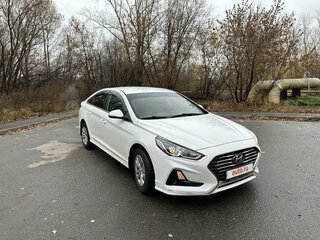 2019 Hyundai Sonata VII (LF) Рестайлинг, белый, 1750000 рублей, вид 3