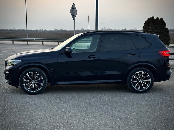 2019 BMW X5 30d IV (G05/G18), синий, 6200000 рублей - вид 3