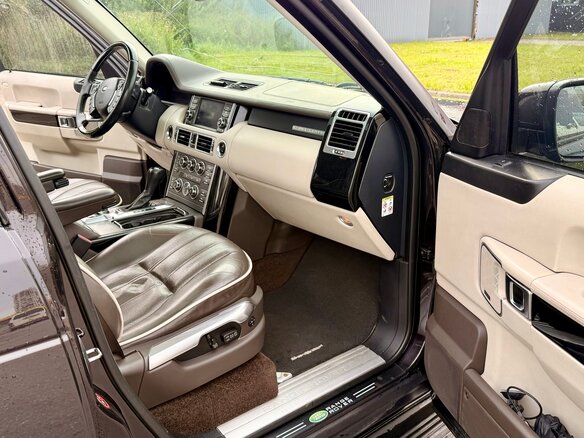 2010 Land Rover Range Rover III Рестайлинг 2, коричневый, 1650000 рублей - вид 9