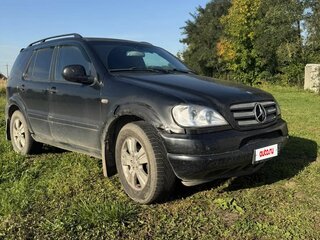 2000 Mercedes-Benz M-Класс 320 I (W163), чёрный, 450000 рублей, вид 1