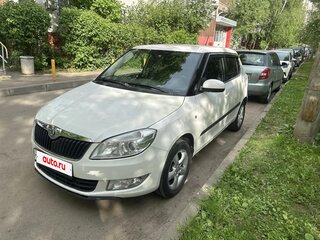 2012 Skoda Fabia II Рестайлинг, белый, 600000 рублей, вид 2