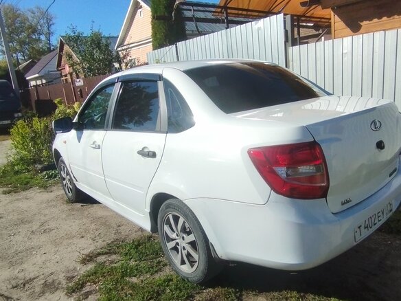 2013 Lada (ВАЗ) Granta I, белый - вид 2