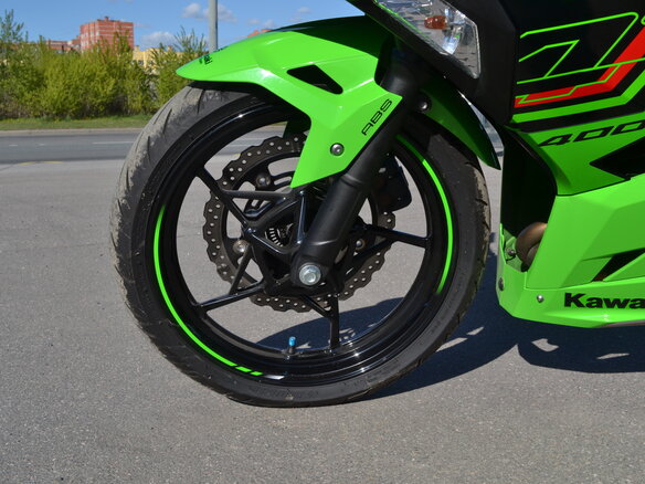 2023 Kawasaki Ninja 400, зелёный, 660000 рублей - вид 26