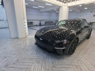 2020 Ford Mustang VI Рестайлинг, чёрный, 4330000 рублей, вид 4