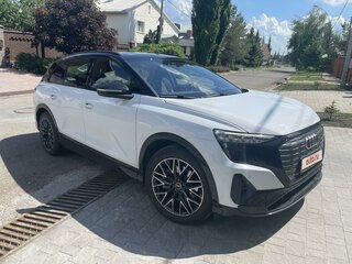 2022 Audi Q5 e-tron 40, белый, 4500000 рублей, вид 2