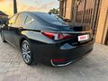 2021 Lexus ES 200 VII, чёрный, 3399000 рублей - вид 3