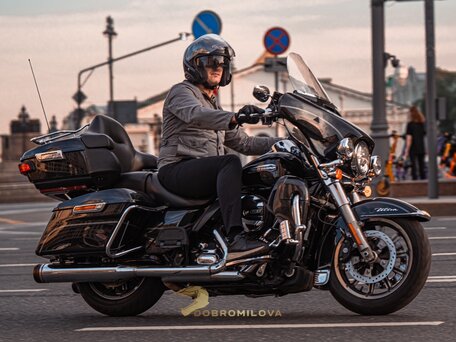 2014 Harley-Davidson Electra Glide, чёрный, 1425000 рублей, вид 3