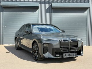 2026 BMW 7 серии 740 xDrive VII (G70) Рестайлинг, серый, 25490000 рублей, вид 5