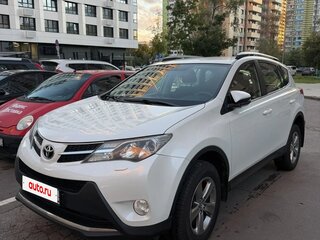 2015 Toyota RAV4 IV (XA40), белый, 1850000 рублей, вид 1