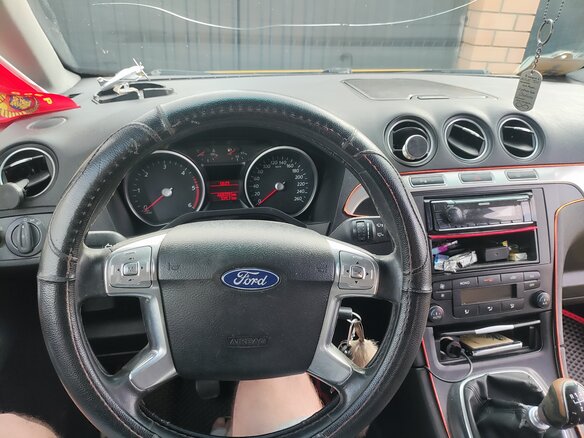 2014 Ford Galaxy II Рестайлинг, жёлтый, 535000 рублей - вид 15