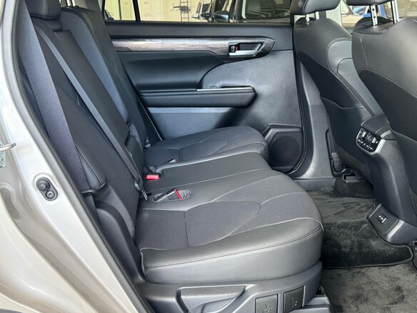 2026 Toyota Highlander IV (XU70), серебристый, 5090000 рублей - вид 23