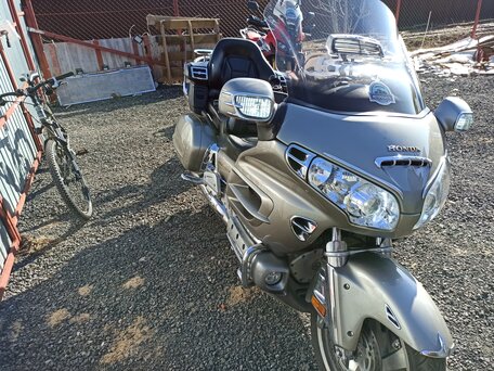 2003 Honda GL 1800 Gold Wing, серый, 813000 рублей, вид 2