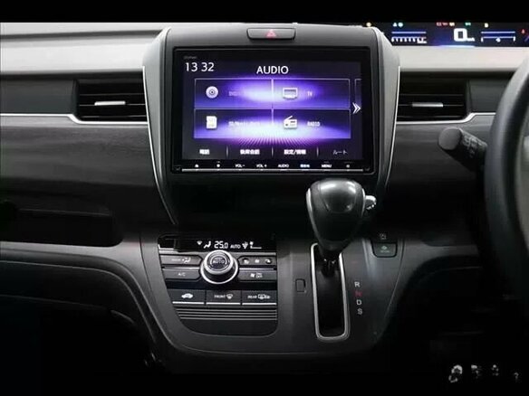 2022 Honda Freed II Рестайлинг, белый - вид 14