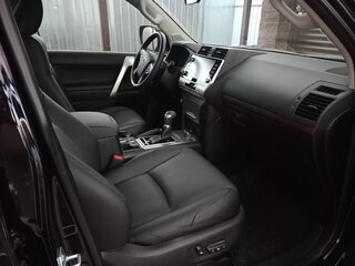 2022 Toyota Land Cruiser Prado 150 Series Рестайлинг 3, чёрный, 7580000 рублей, вид 5