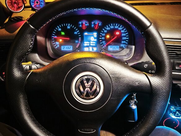 2002 Volkswagen Golf IV, синий, 2000000 рублей - вид 4