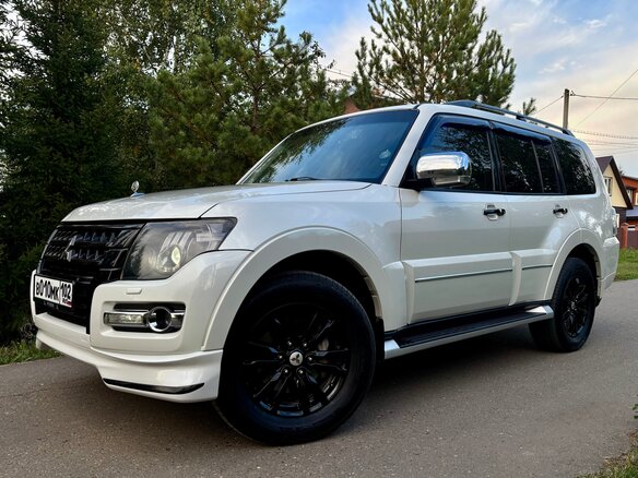 2019 Mitsubishi Pajero IV Рестайлинг 2, белый - вид 1