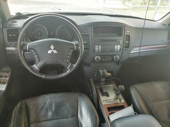 2007 Mitsubishi Pajero IV, серебристый - вид 9