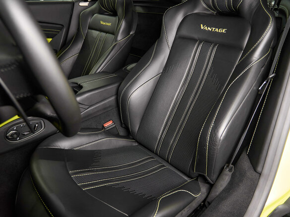 2018 Aston Martin V8 Vantage IV, зелёный - вид 25