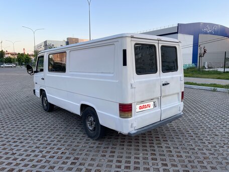 1990 Mercedes-Benz MB 100, белый, 420000 рублей, вид 4