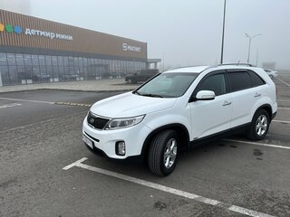 2018 Kia Sorento II Рестайлинг, белый, 2550000 рублей, вид 1