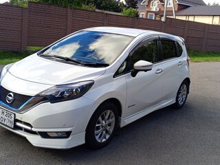 2018 Nissan Note e-Power II Рестайлинг, белый, 1200000 рублей, вид 1