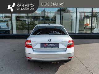 2018 Skoda Octavia III (A7) Рестайлинг, серебристый, 1960300 рублей, вид 4